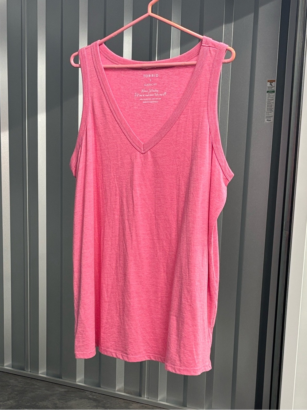 Torrid Pink V-Neck Sleeveless Tank Top Ribbed Trim Classic Fit Womens 2 18/20 2x